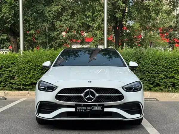 Mercedes-Benz C-Class 2024