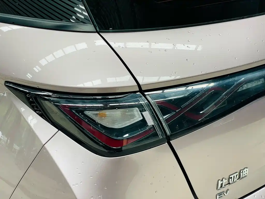BYD Dolphin 2022 — фото 11