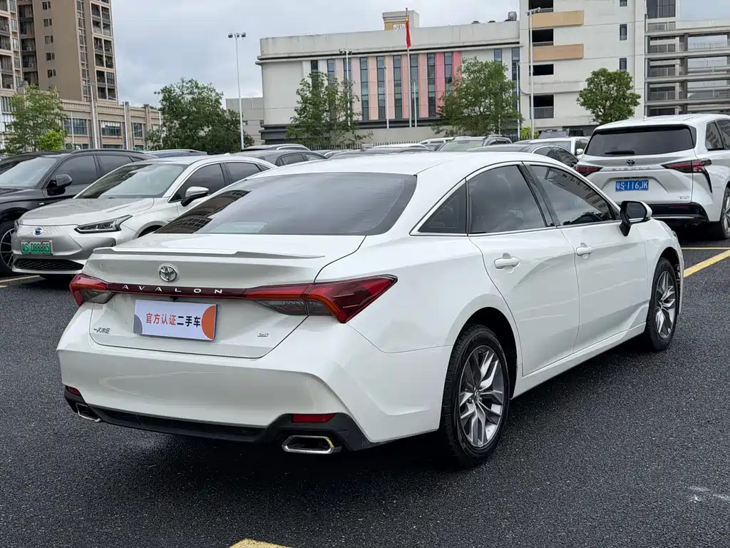 Toyota Avalon 2019 — фото 7