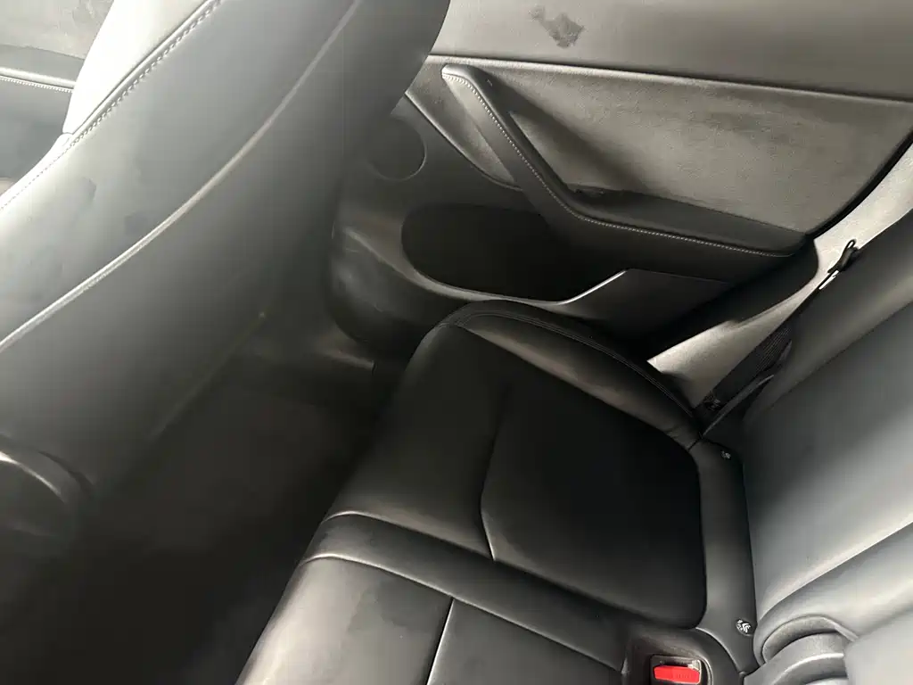 Tesla Model Y 2022 — фото 10