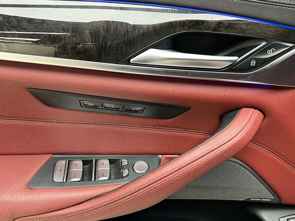 BMW 5 Series 2020 — фото 20