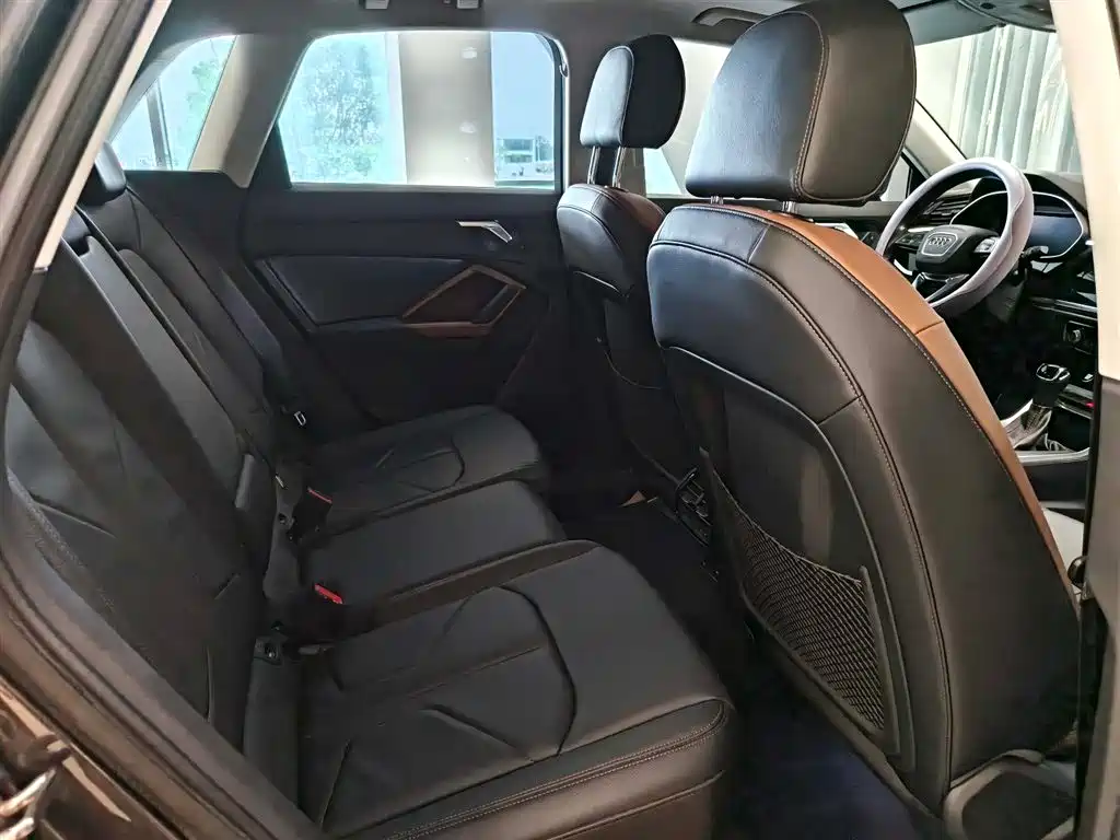 Audi Q3 2021 — фото 12