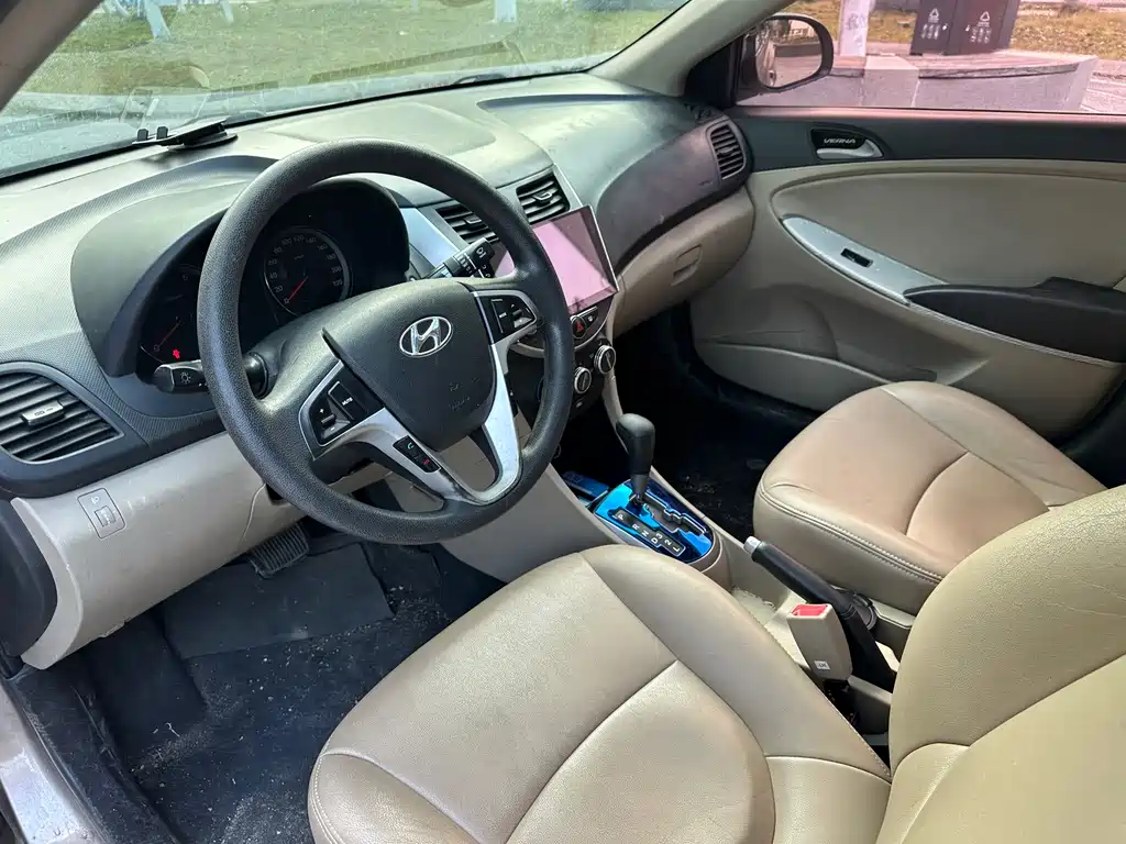Hyundai Verna 2016 — фото 14