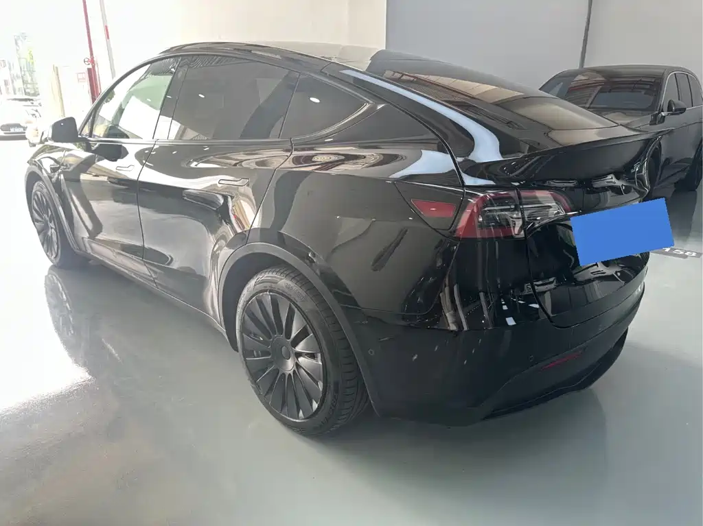 Tesla Model Y 2022 — фото 18