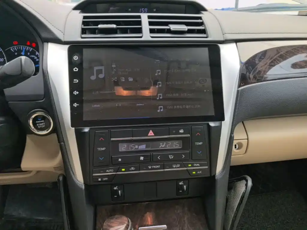 Toyota Camry 2016 — фото 13