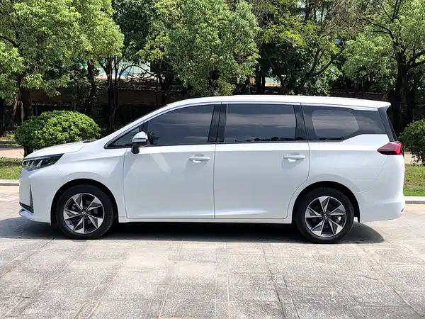 GAC Trumpchi M6 2023
