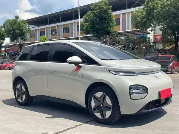 Baojun Yunduo 2023