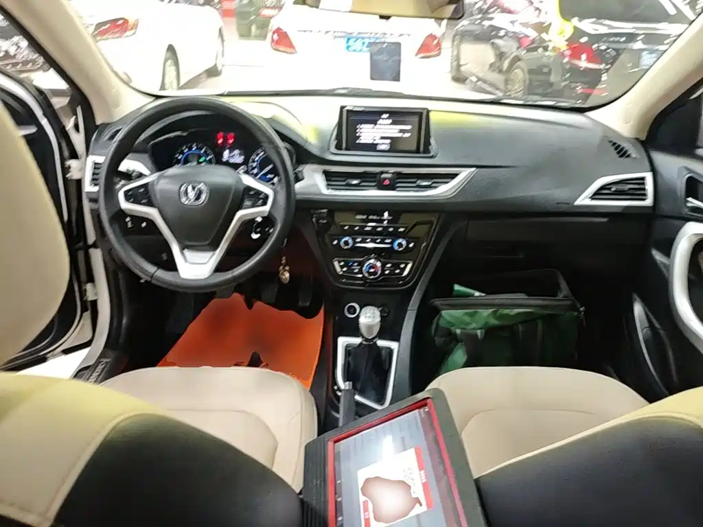 Changan V7 2017 — фото 10