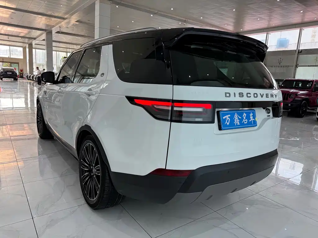 Land Rover Discovery 2017 — фото 17