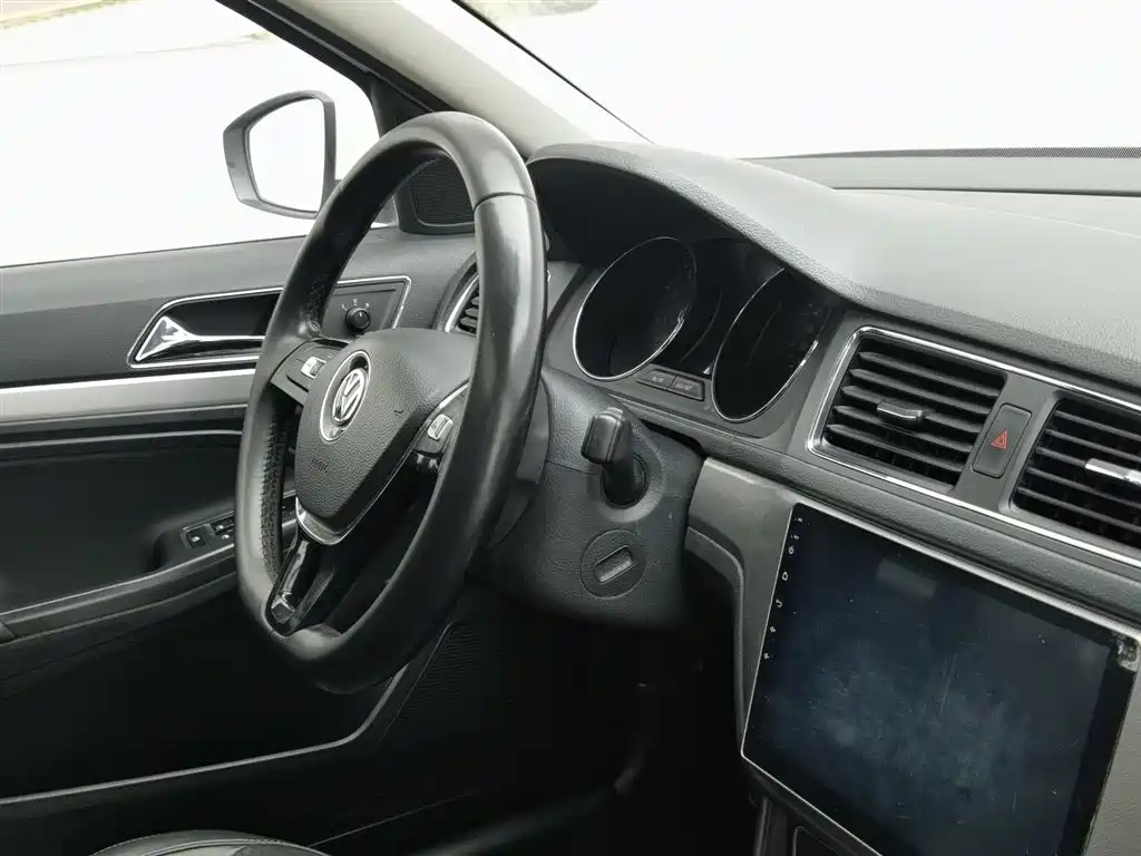 Volkswagen Gran Lavida 2017 — фото 22