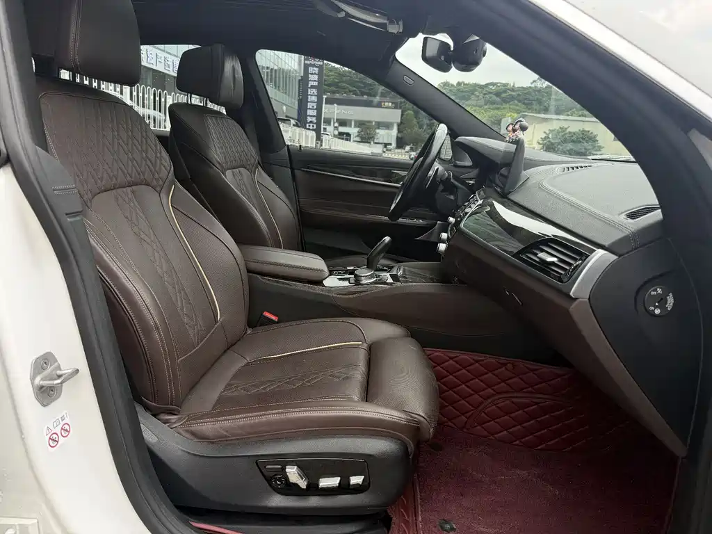 BMW 6 Series GT 2021 — фото 17