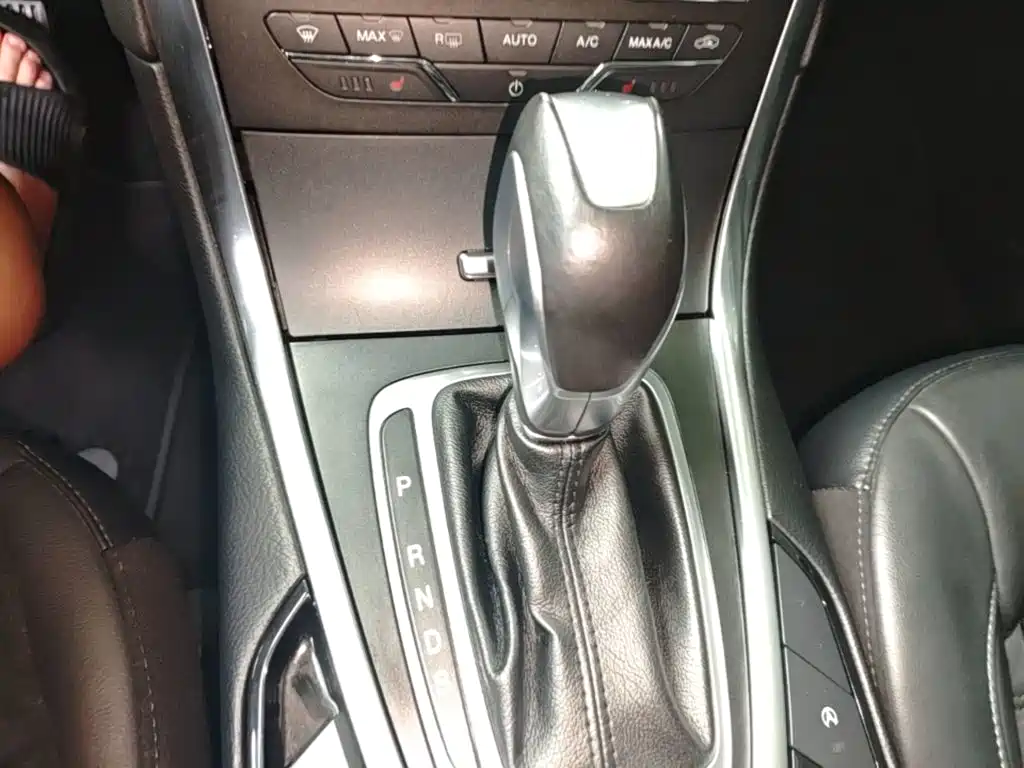 Ford Edge 2018 — фото 14