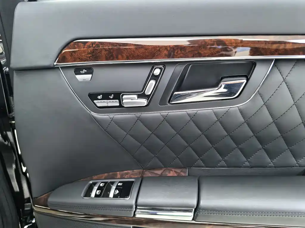 Mercedes-Benz S-Class AMG 2009 — фото 18