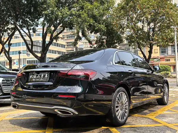 Mercedes-Benz E-Class 2022