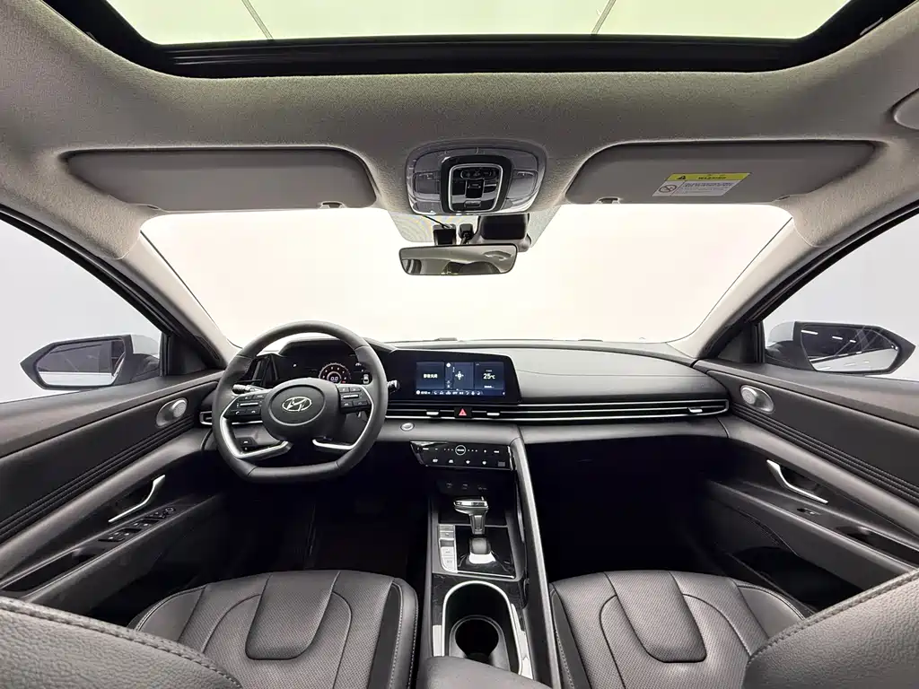 Hyundai Elantra 2022 — фото 10