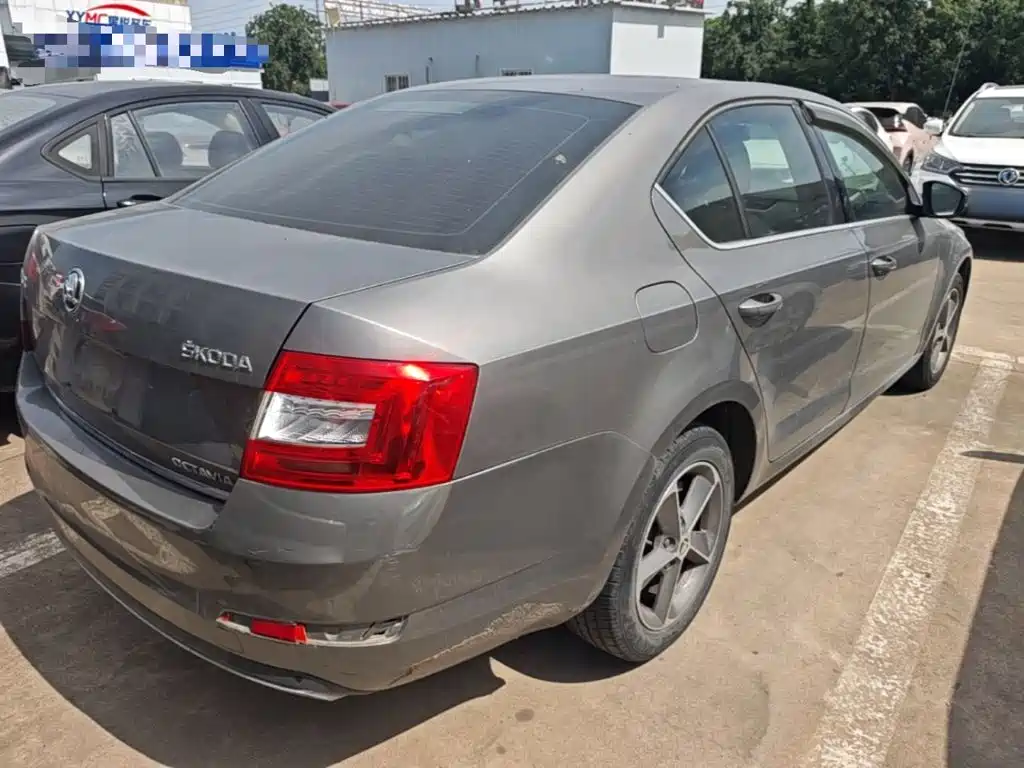 Skoda Octavia 2015 — фото 7