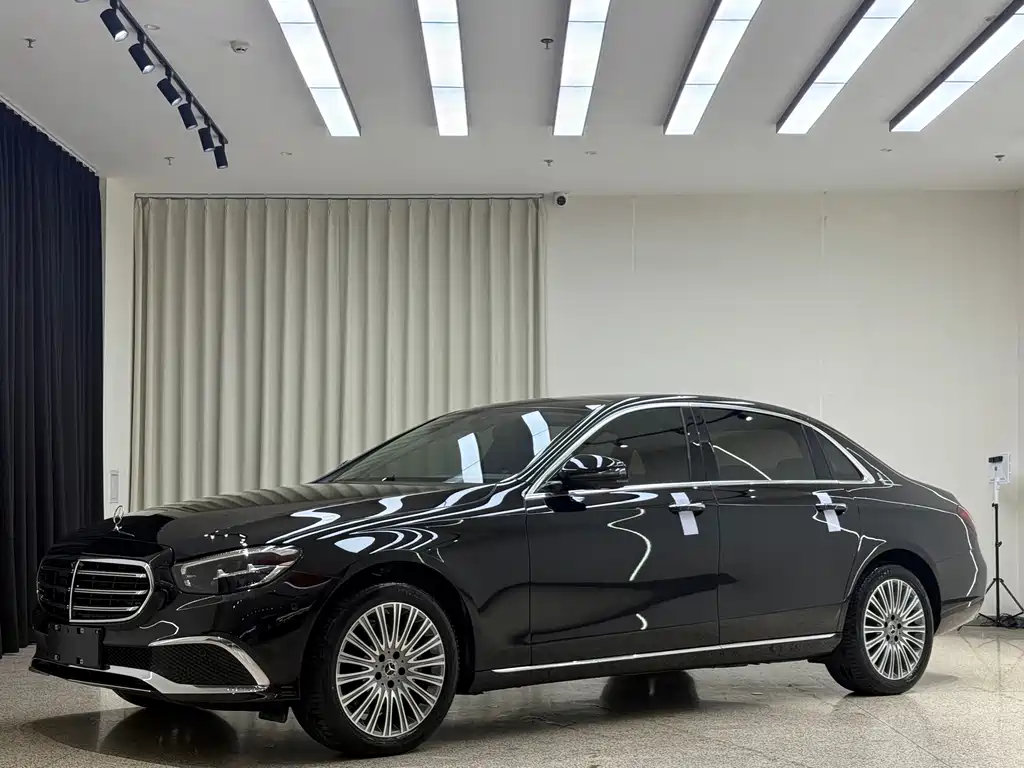 Mercedes-Benz E-Class 2023 — фото 1