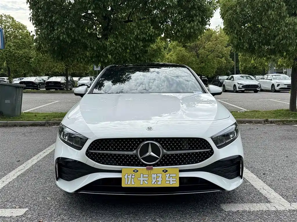 Mercedes-Benz A-Class 2023 — фото 2