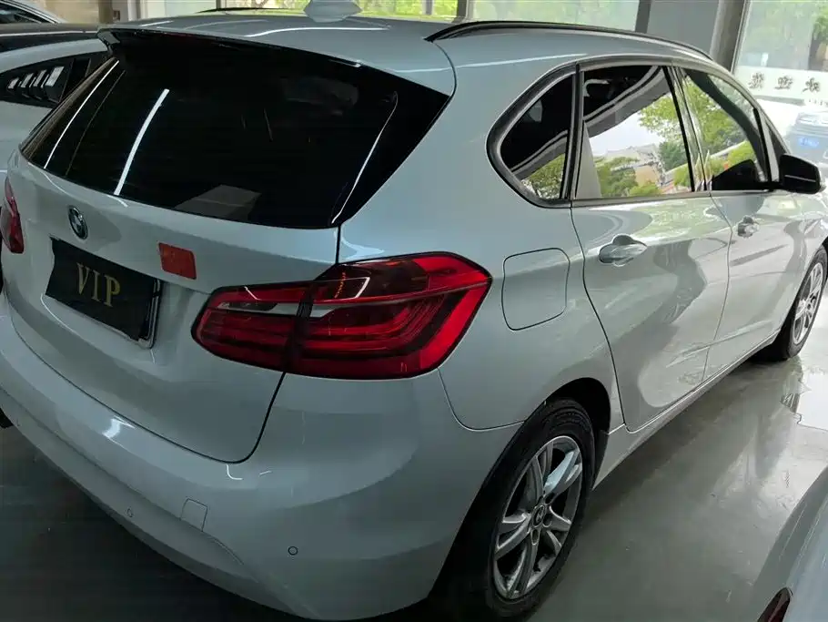 BMW 2 Series Active Tourer 2018 — фото 3