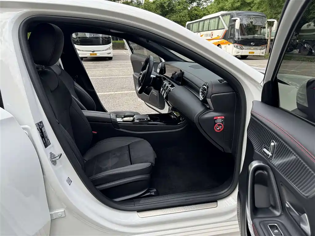 Mercedes-Benz A-Class 2023 — фото 16