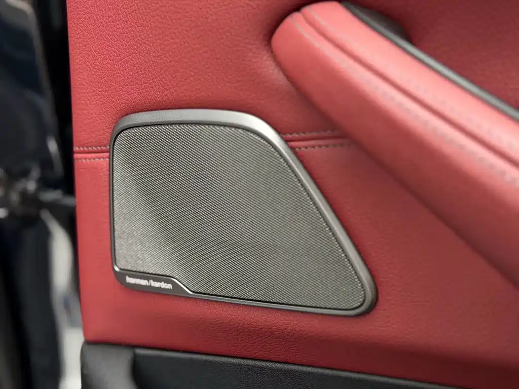 BMW 5 Series 2018 — фото 14