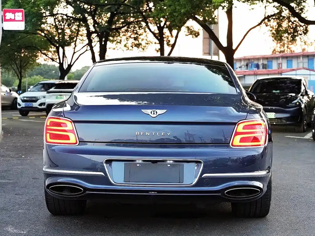 Bentley Flying Spur 2020 — фото 11