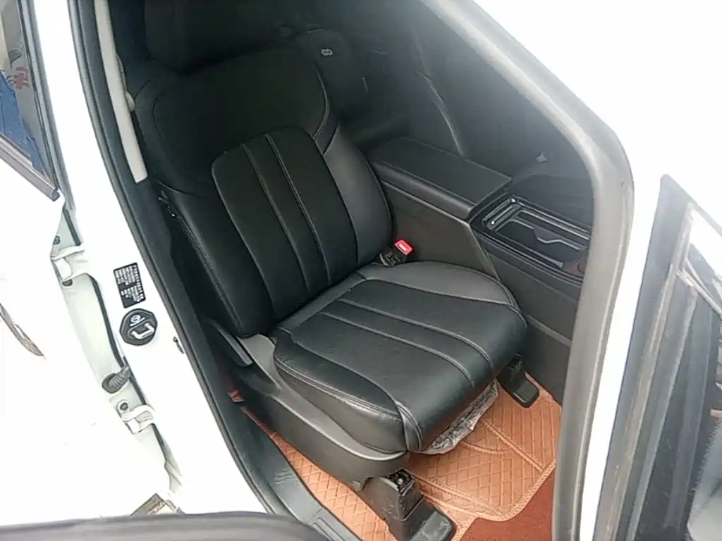 GAC Motor Trumpchi M6 2025 — фото 25