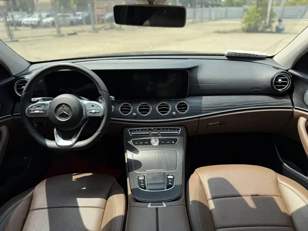 Mercedes-Benz E-Class 2020 — фото 14