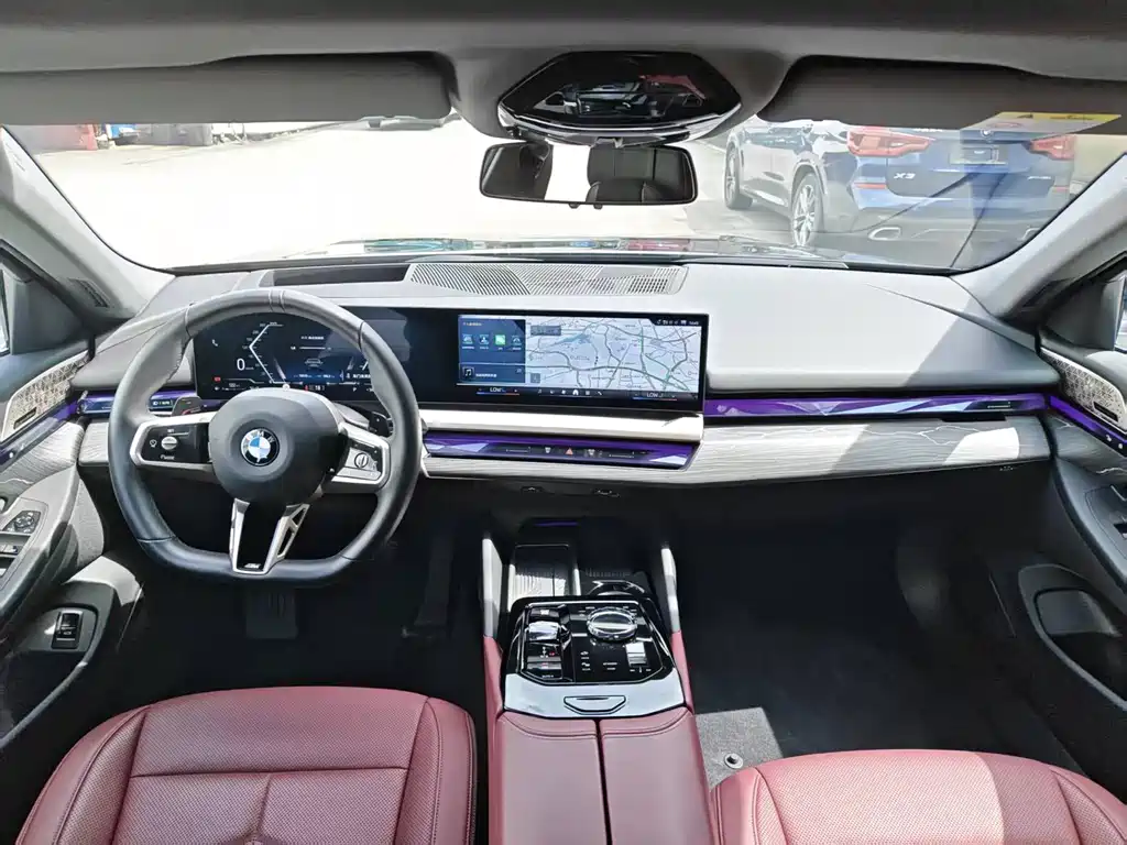 BMW 5 Series 2025 — фото 14