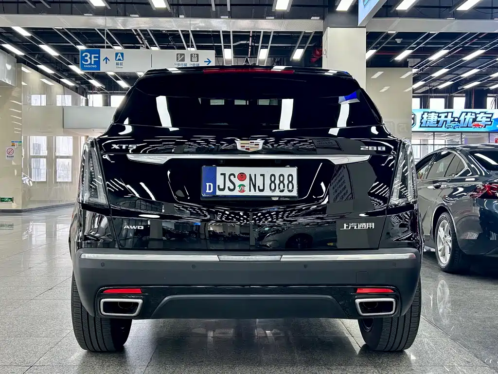 Cadillac XT5 2023 — фото 4