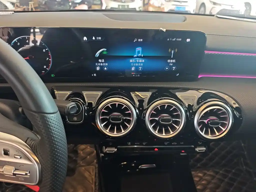 Mercedes-Benz A-Class 2022 — фото 13