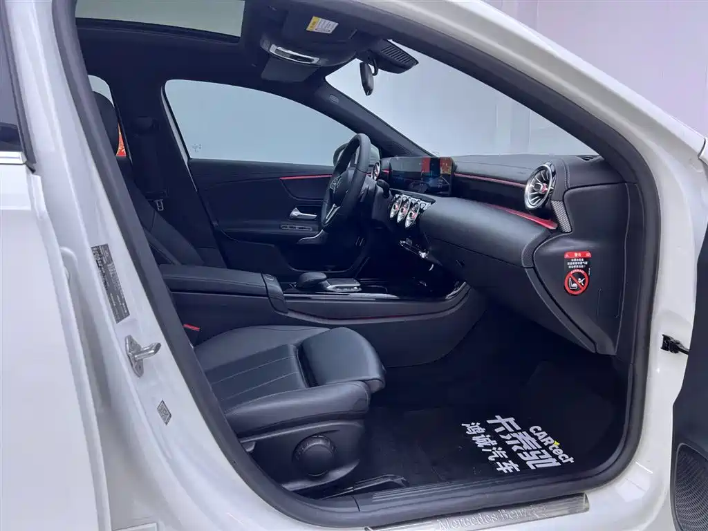 Mercedes-Benz A-Class 2022 — фото 17