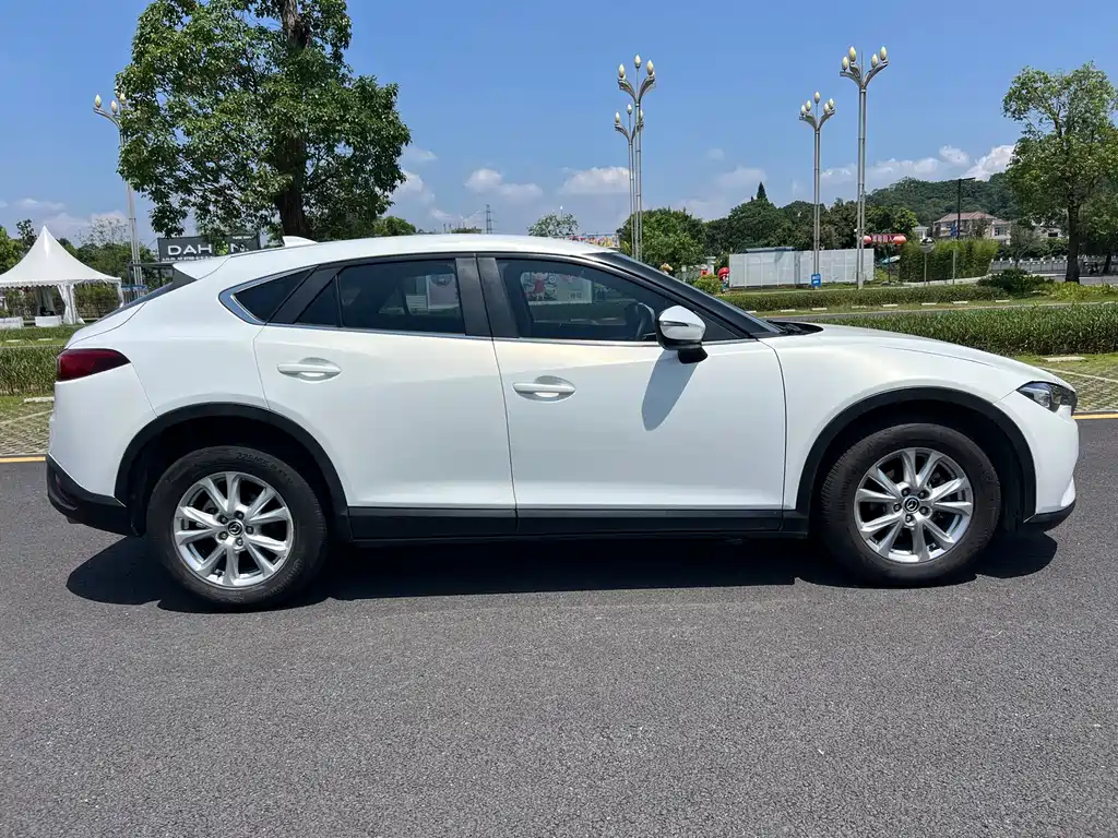 Mazda CX-4 2018 — фото 4