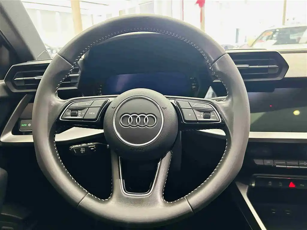 Audi A3 2023 — фото 15