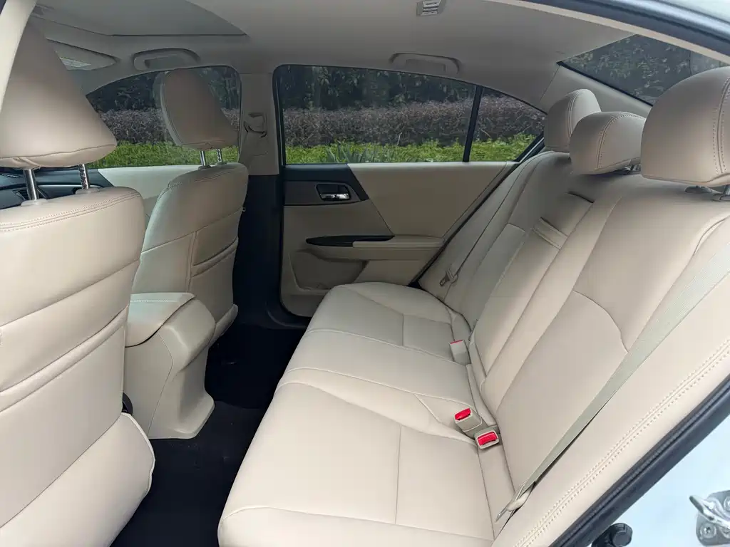 Honda Accord 2014 — фото 12