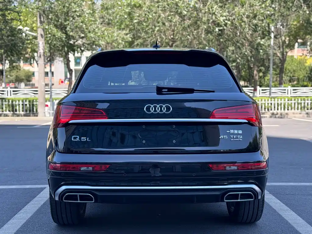 Audi Q5L 2022 — фото 11