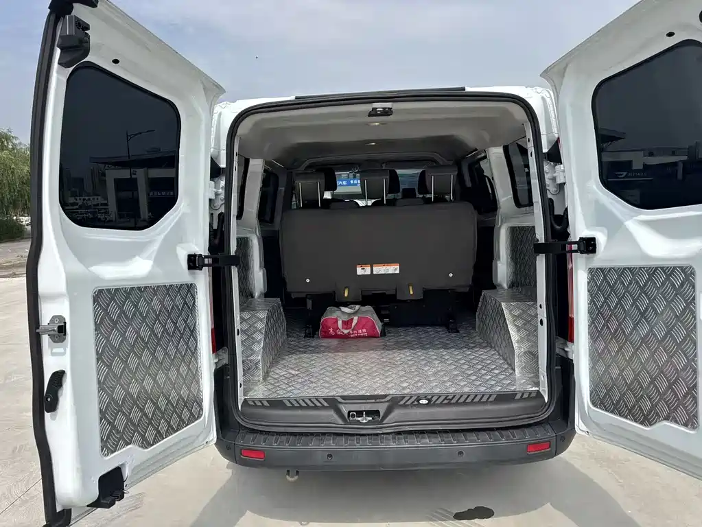 Ford Transit 2023