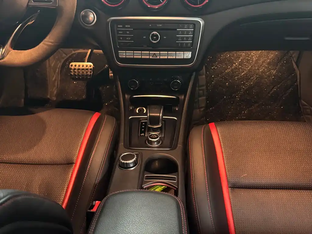 Mercedes-Benz CLA AMG 2017 — фото 11