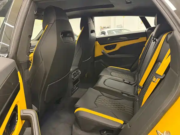 Lamborghini Urus SE 2026