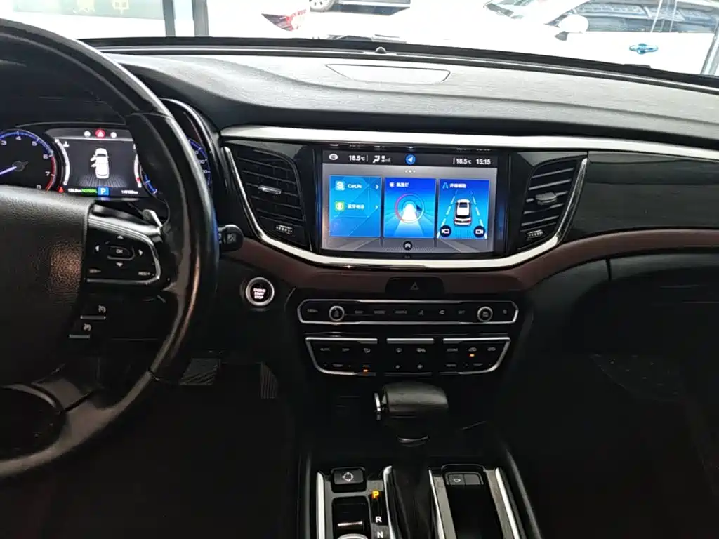 GAC Motor Trumpchi GS8 2017 — фото 13
