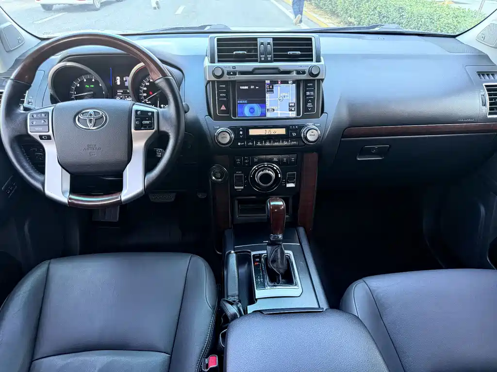 Toyota Prado 2017 — фото 9