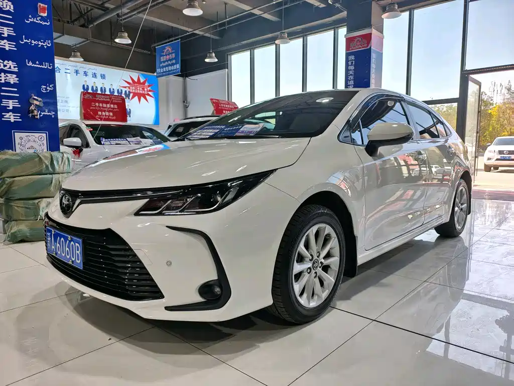 Toyota Corolla 2021 — фото 1