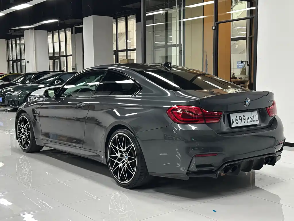 BMW M4 2018 — фото 4