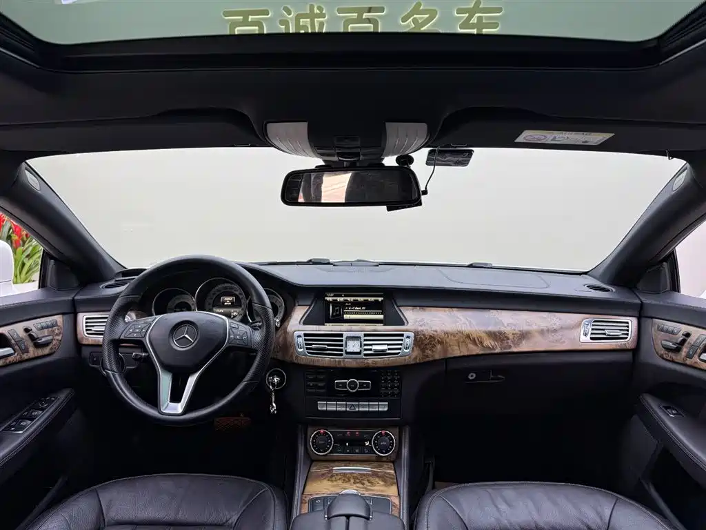 Mercedes-Benz CLS 2015 — фото 16
