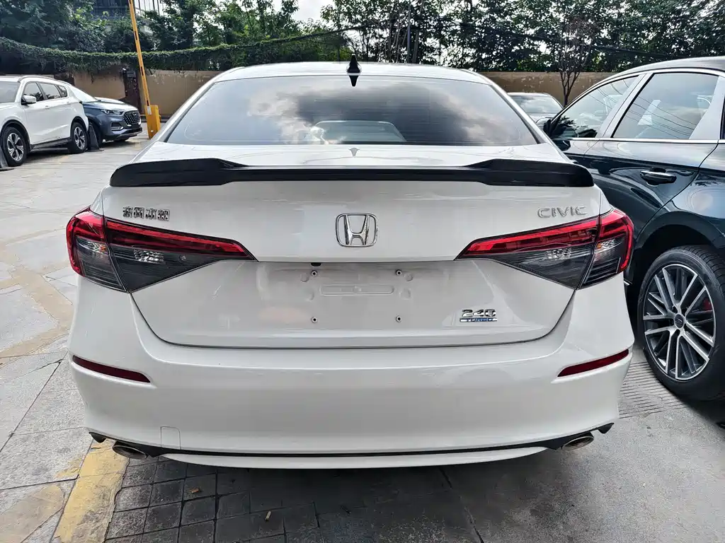 Honda Civic 2024 — фото 15