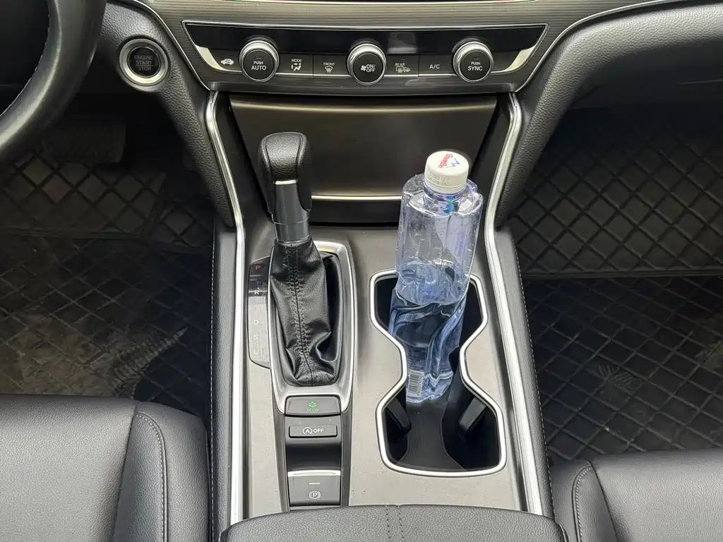 Honda Accord 2023 — фото 11