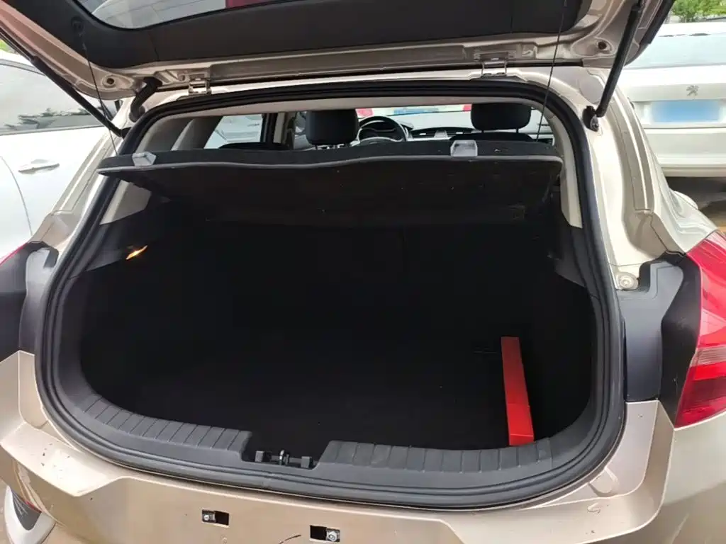 Geely Emgrand GS 2016 — фото 19