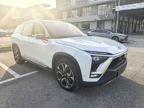 NIO ES8 2018