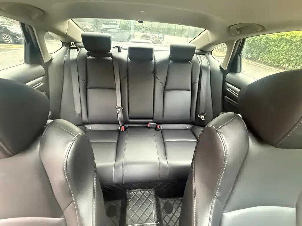 Honda Accord 2023 — фото 19