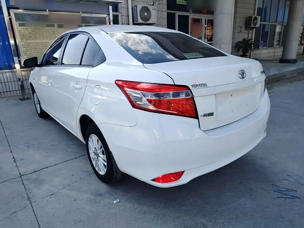 Toyota Vios 2014 — фото 5